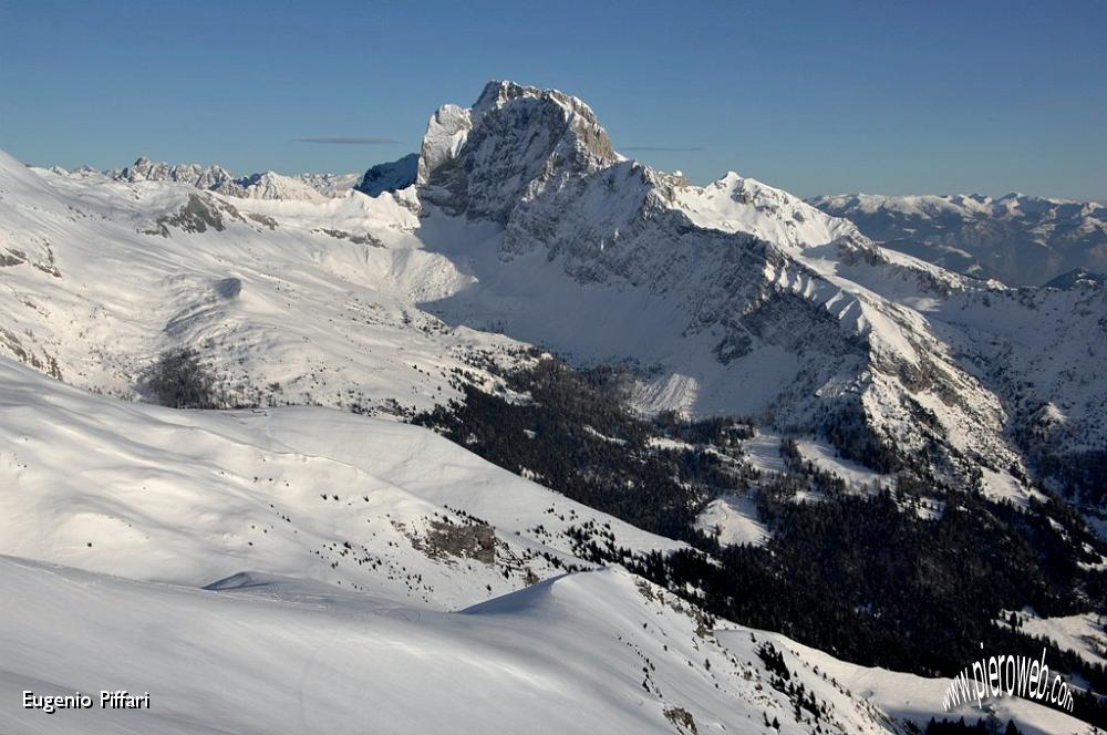 33 Panoramica con la Val Zurio.JPG